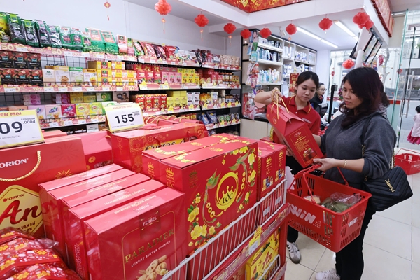 Thị trường hàng hóa thiết yếu ổn định những ngày Tết